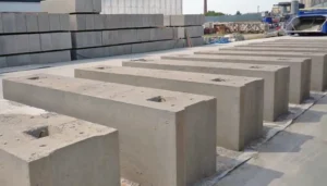 Промышленное производство железобетонных изделий и строительных растворов 14 Виробничі потужності заводу до 7000 стінових блоків